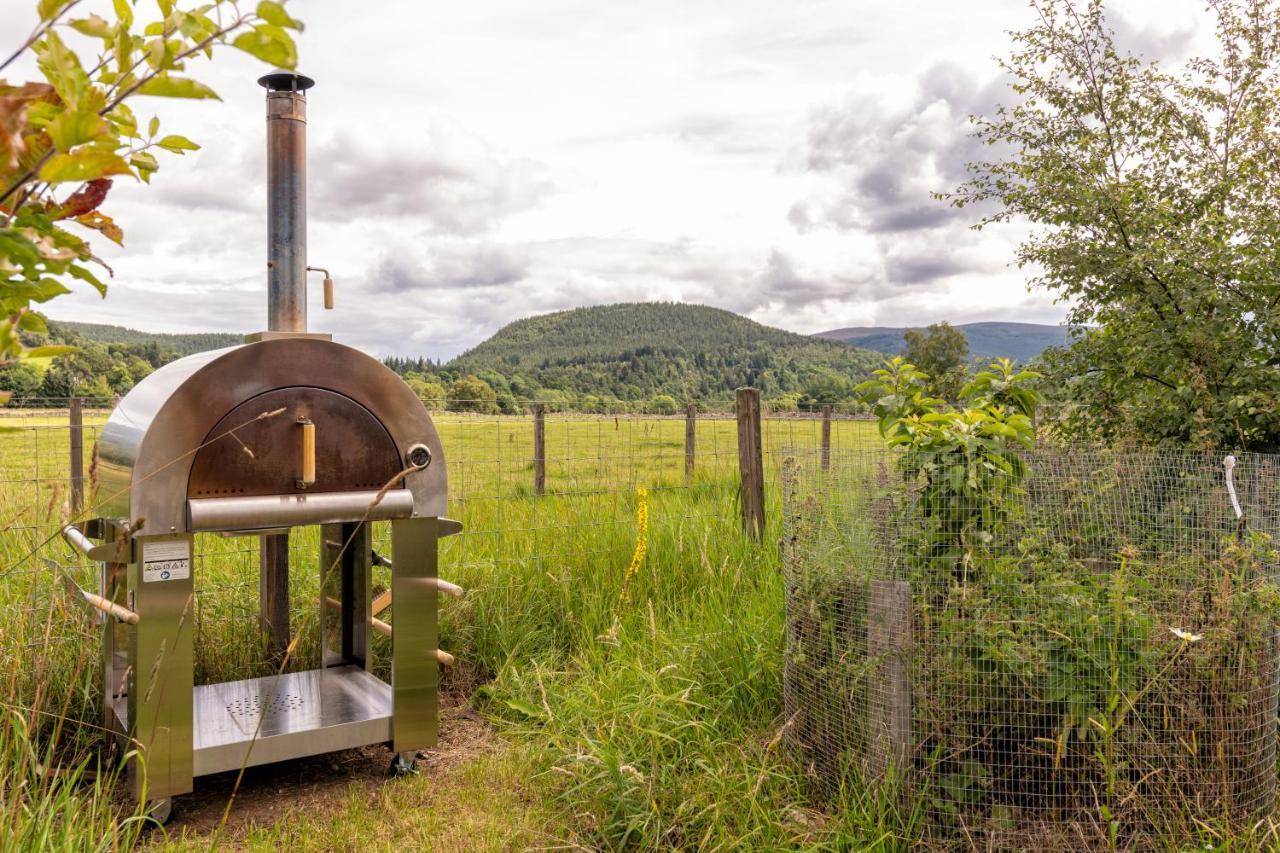 Enchanting Tiny House With Wood Burner And Hot Tub In Cairngorms 발라터 외부 사진
