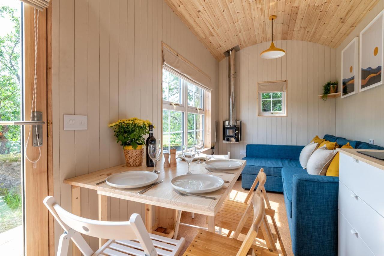 Enchanting Tiny House With Wood Burner And Hot Tub In Cairngorms 발라터 외부 사진
